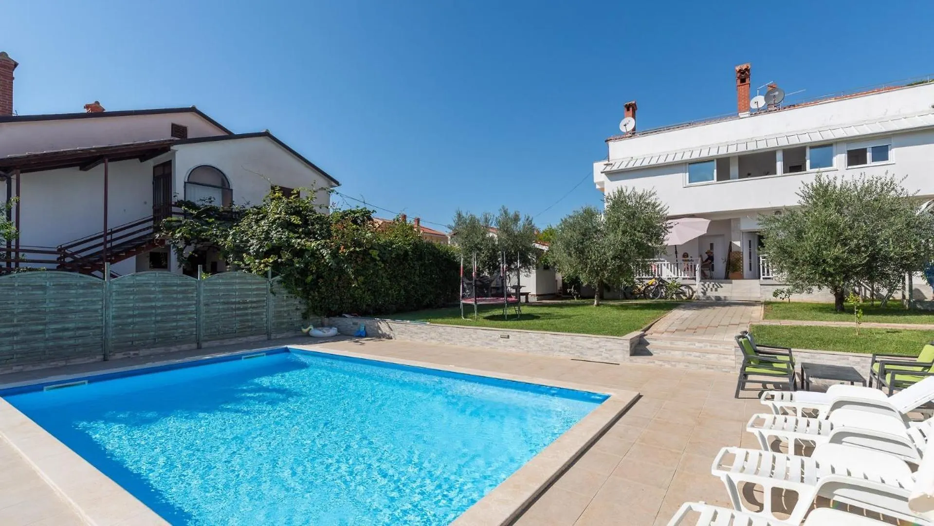 Casa de hóspedes Holiday Apartments Villa Tina Karpinjan Croácia