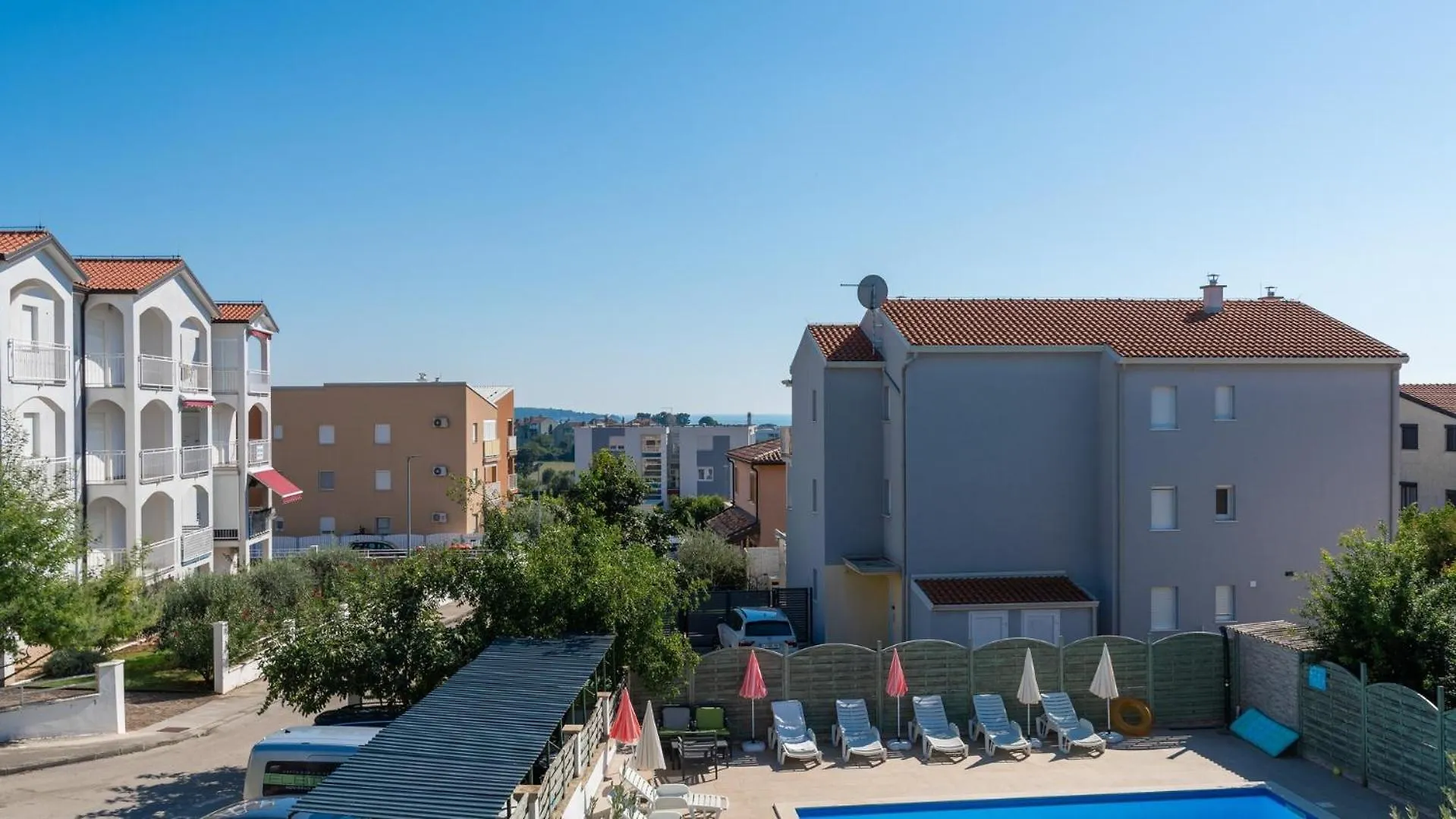 Holiday Apartments Villa Tina Karpinjan